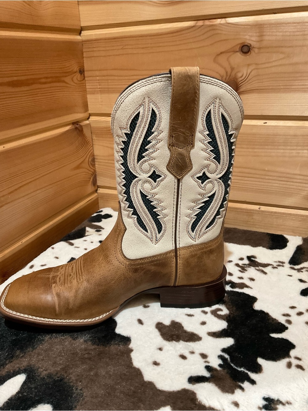 Ariat Tan Leather Western Boots with Cream Shaft and Black Inlay
